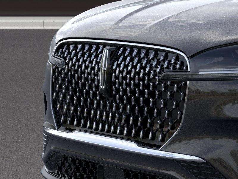 Thumbnail: 2026 Lincoln Aviator - 17