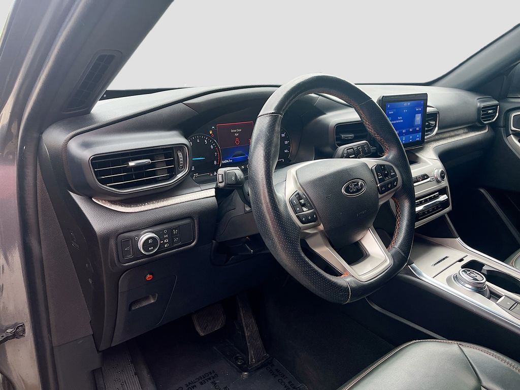 Used 2022 Gray Ford Timberline image 9