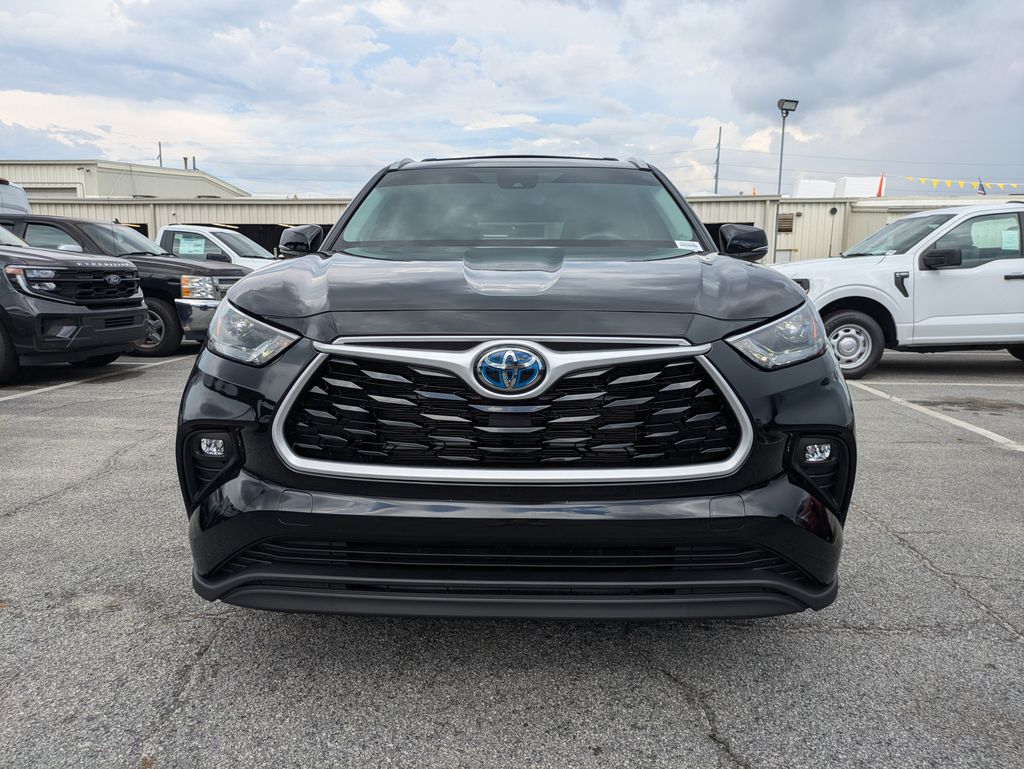 2024 Toyota Highlander Hybrid XLE