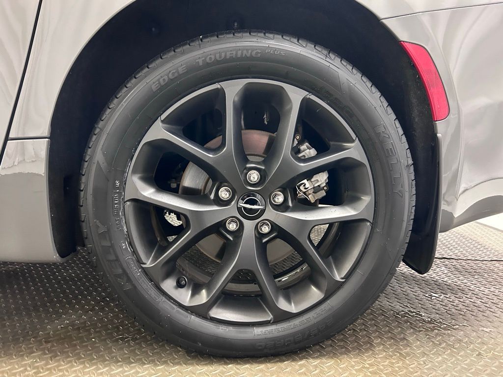 used 2023 Chrysler Pacifica car, priced at $34,450