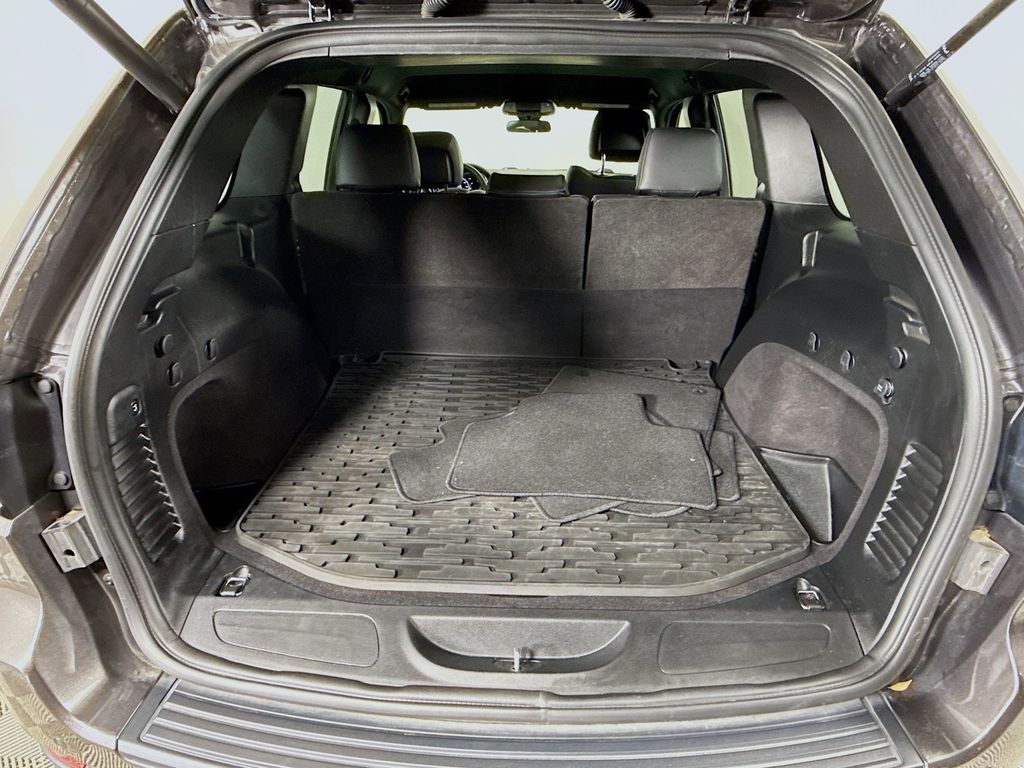 Thumbnail: 2021 Jeep Grand Cherokee - 25