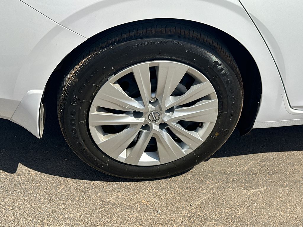 Used 2025 White Nissan S image 17