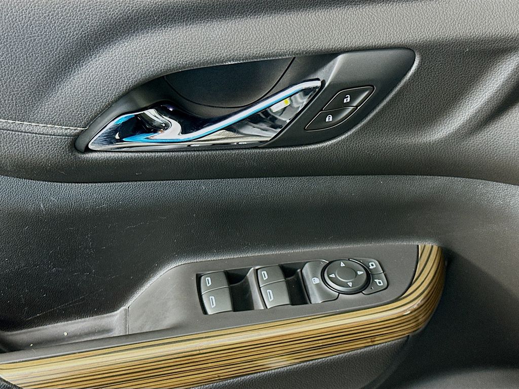 Thumbnail: 2019 GMC Acadia - 17