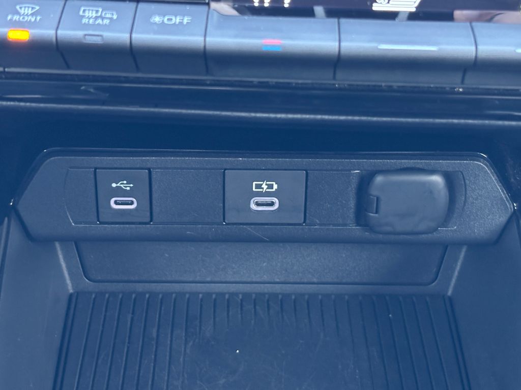 Thumbnail: 2024 Toyota Prius - 17