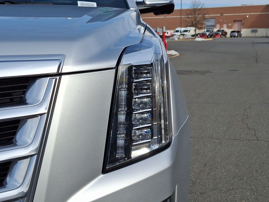 2017 Cadillac Escalade ESV Luxury 9