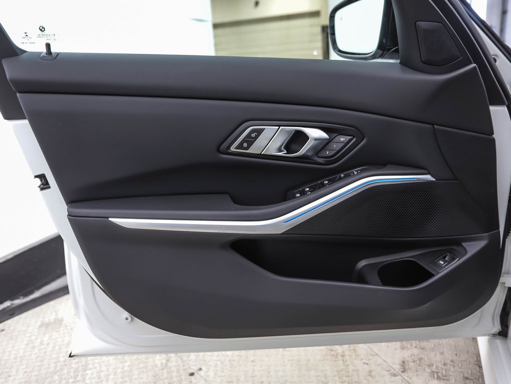 Thumbnail: 2023 BMW 3 Series - 9