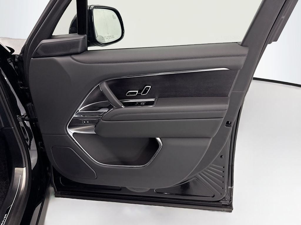 Thumbnail: 2026 Land Rover Range Rover - 24