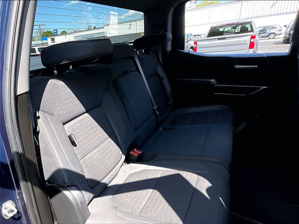 2021 Chevrolet Silverado 1500 — photo 15