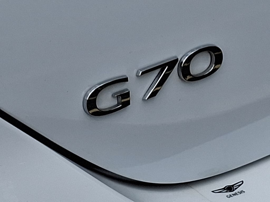 2023 Genesis G70 3.3T 29