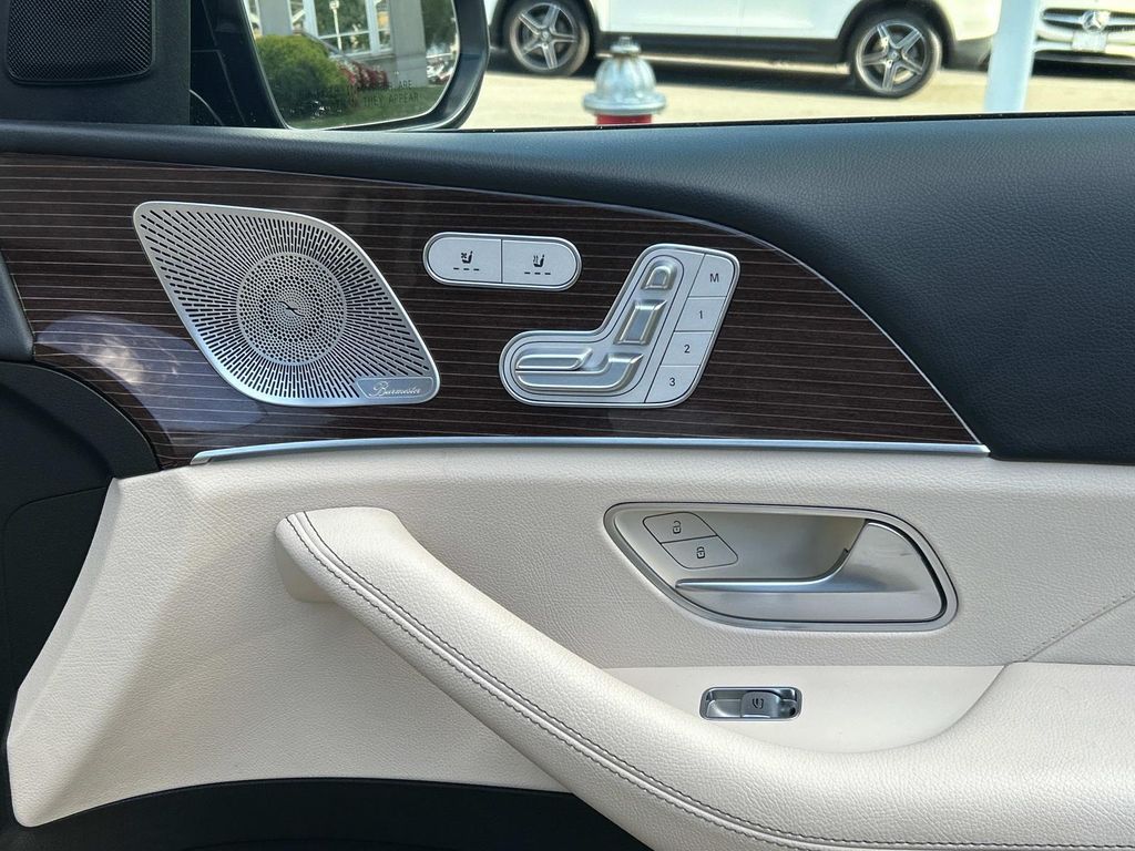 Thumbnail: 2022 Mercedes-Benz GLS - 20