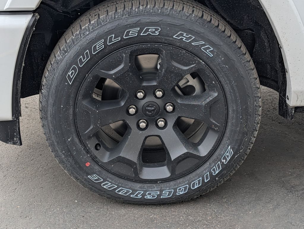 View vehicle photo 4