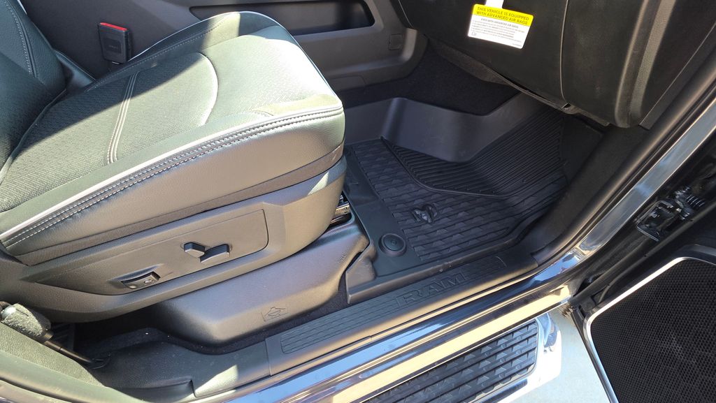 2026 RAM 2500 Laramie - Photo 13
