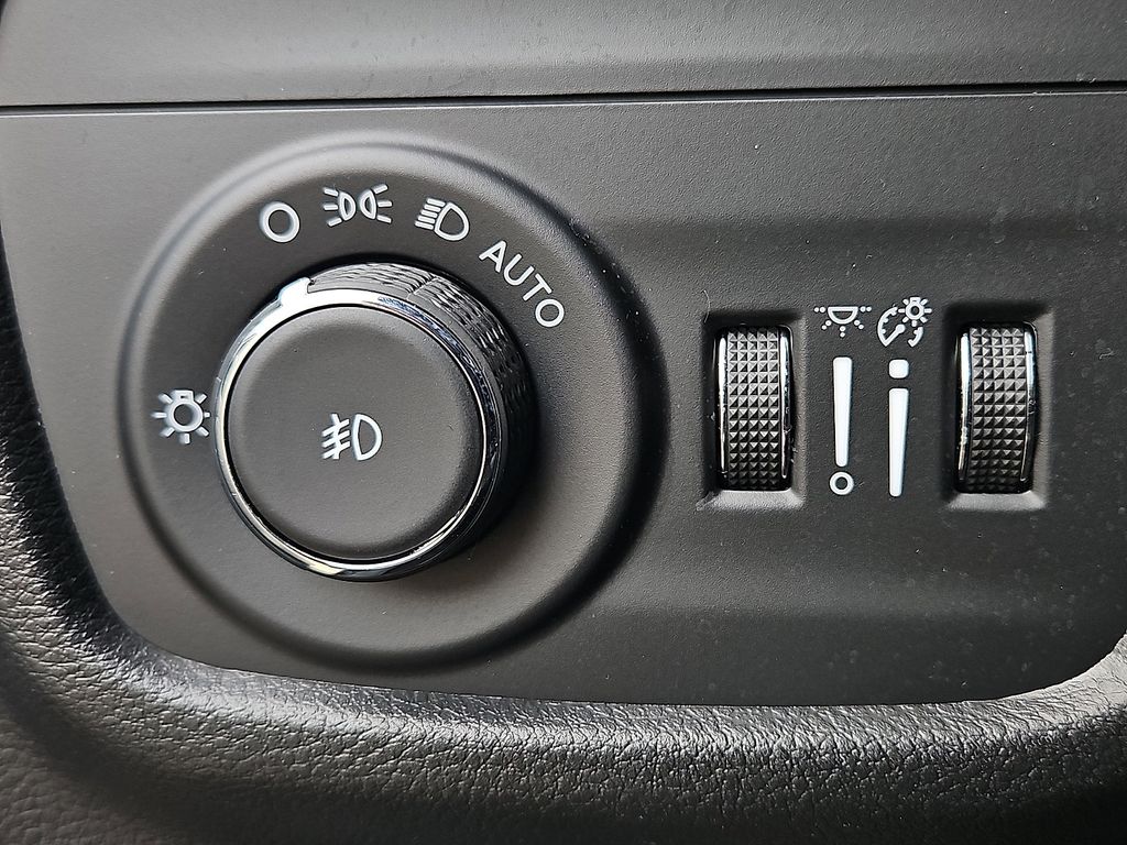 Thumbnail: 2023 Jeep Grand Cherokee L - 23