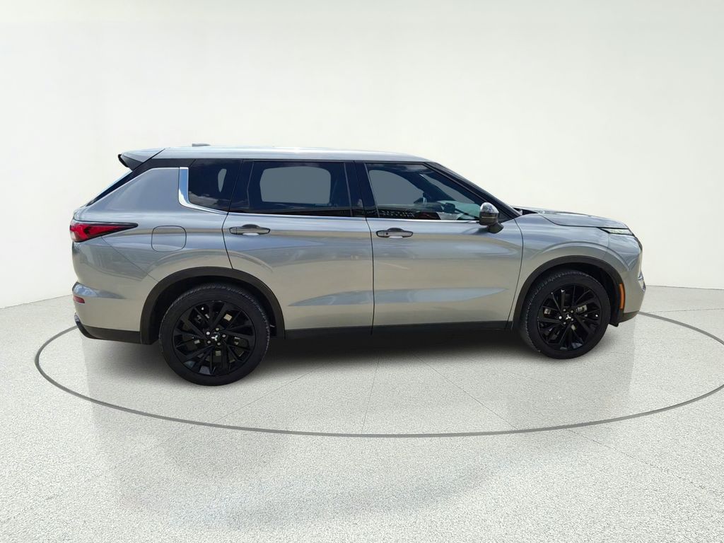 2022 Mitsubishi Outlander SE Launch Edition Gray at North Houston Mitsubishi