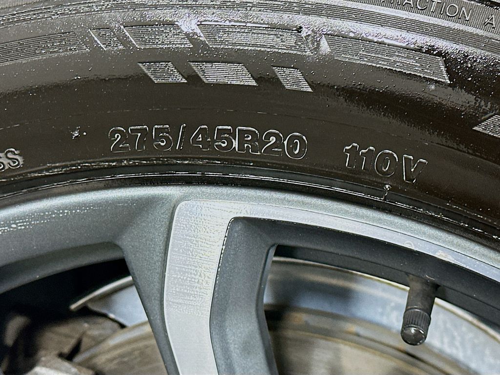 Used 2019 Blue Volvo T6 Momentum image 34