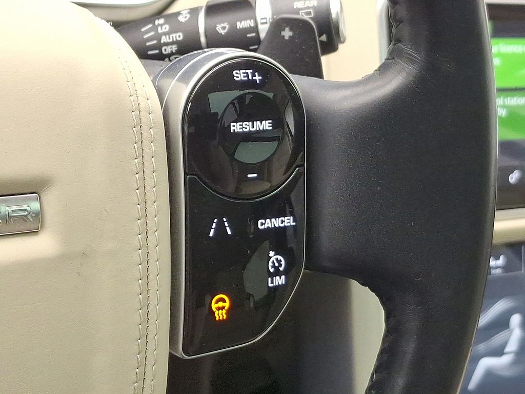 Thumbnail: 2022 Land Rover Range Rover - 24