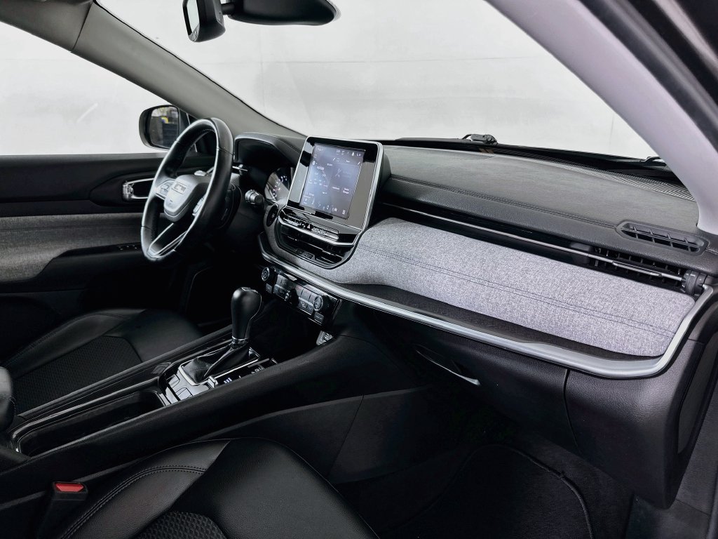 Thumbnail: 2022 Jeep Compass - 27