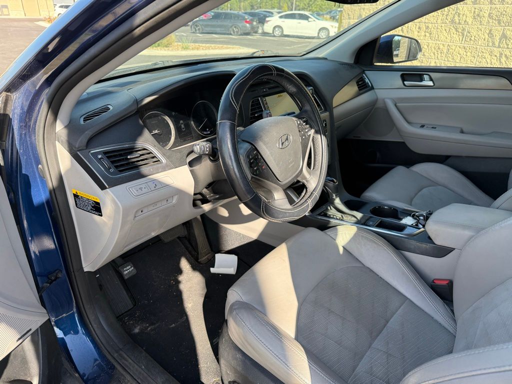 Thumbnail: 2015 Hyundai Sonata - 8