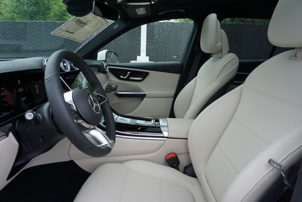 Thumbnail: 2025 Mercedes-Benz GLC - 9