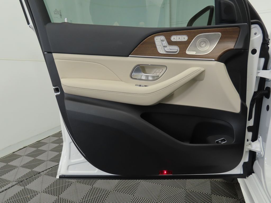 Thumbnail: 2026 Mercedes-Benz GLE - 23