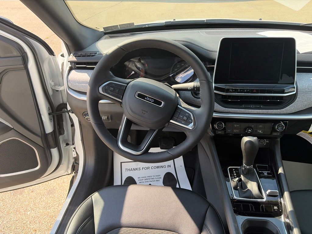 2026 Jeep Compass Latitude White at South Hills CDJR