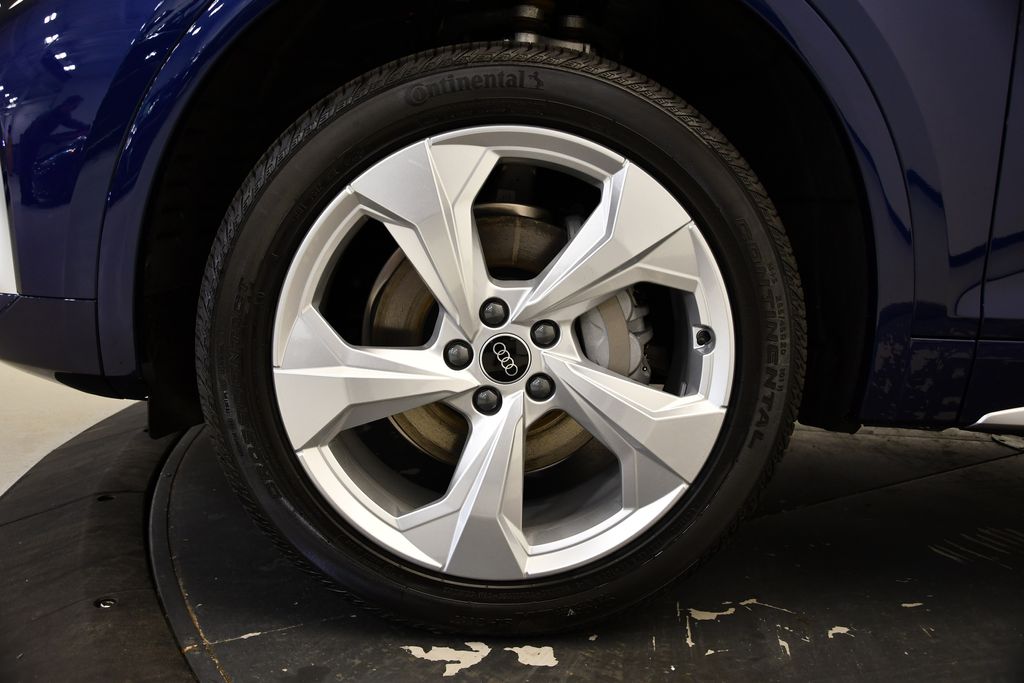 Thumbnail: 2025 Audi Q5 - 14