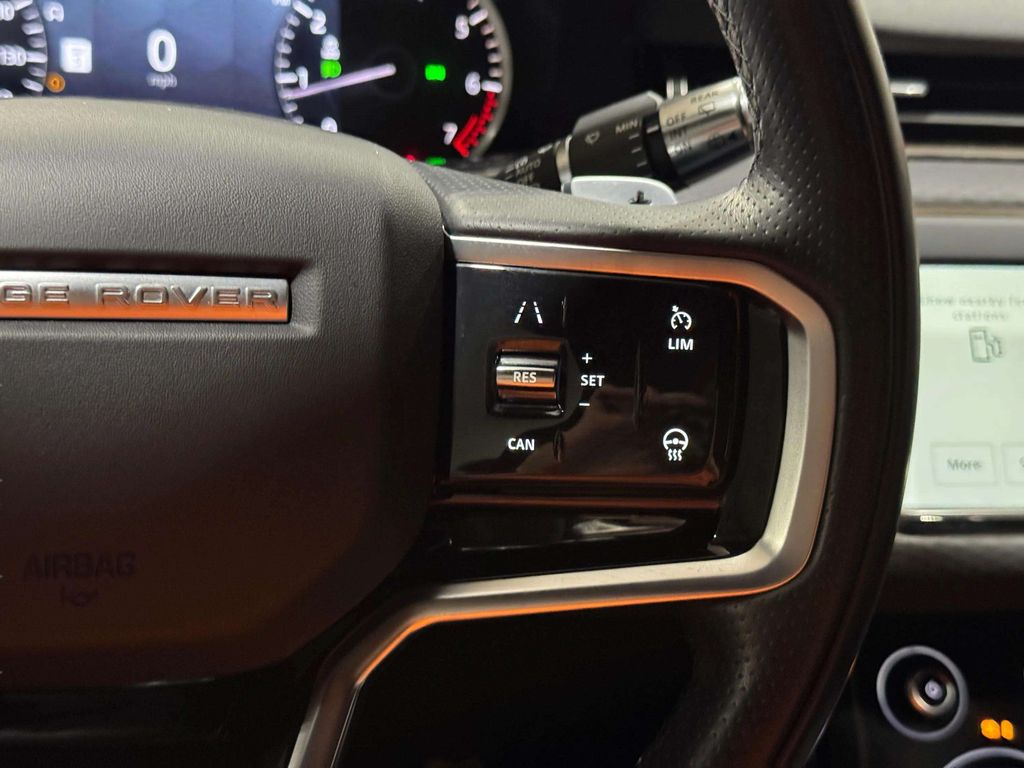 Used 2022 Santorini Black Metallic Land Rover Dynamic image 10