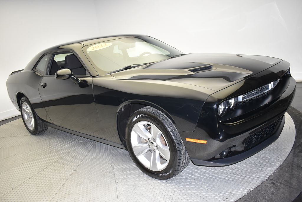 2023 Dodge Challenger SXT 3