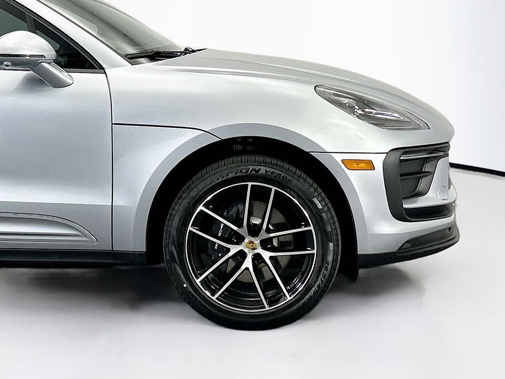 Thumbnail: 2026 Porsche Macan - 11