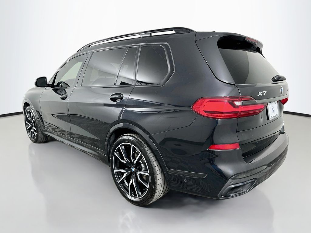 Thumbnail: 2021 BMW X7 - 7