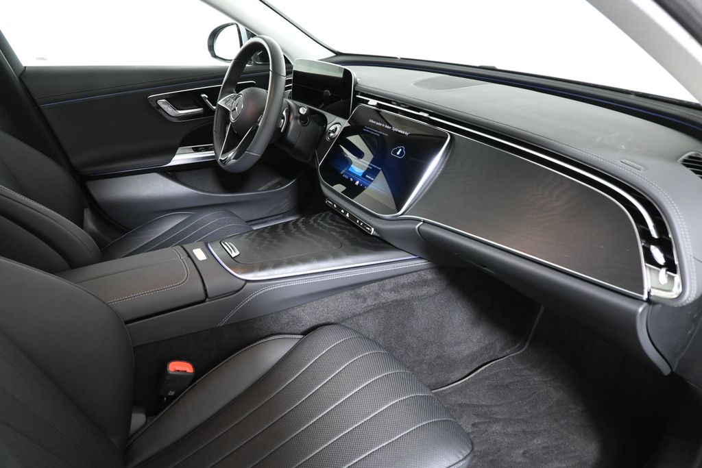 Thumbnail: 2025 Mercedes-Benz E-Class - 26