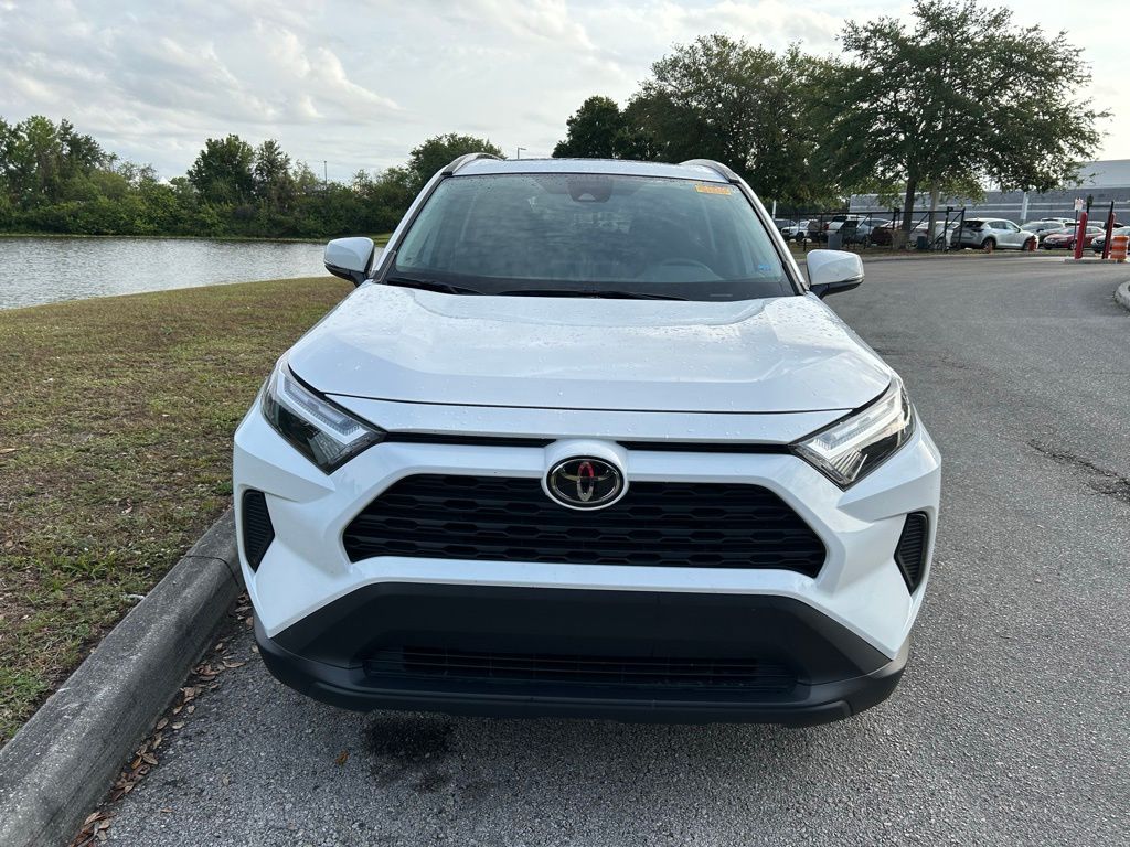 2024 Toyota RAV4 XLE 8