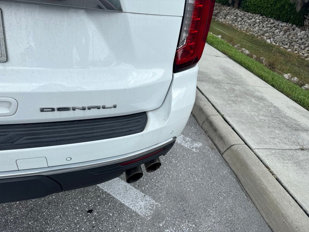 Used 2022 Summit White GMC Denali image 6