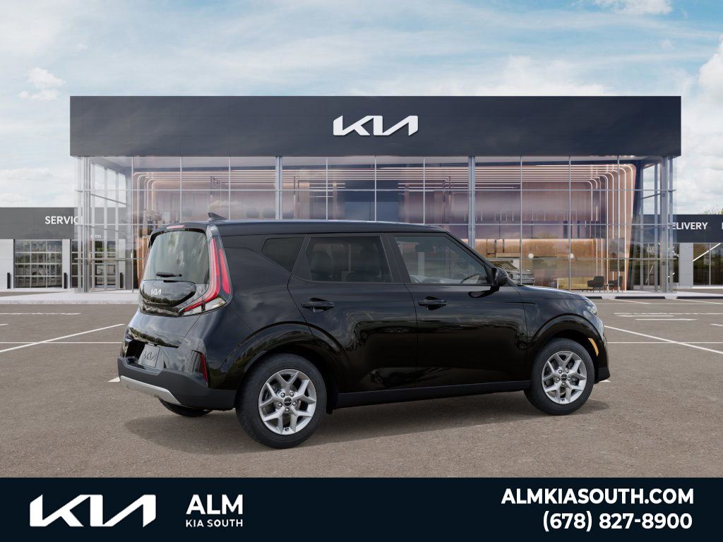 2025 Kia Soul LX photo 2