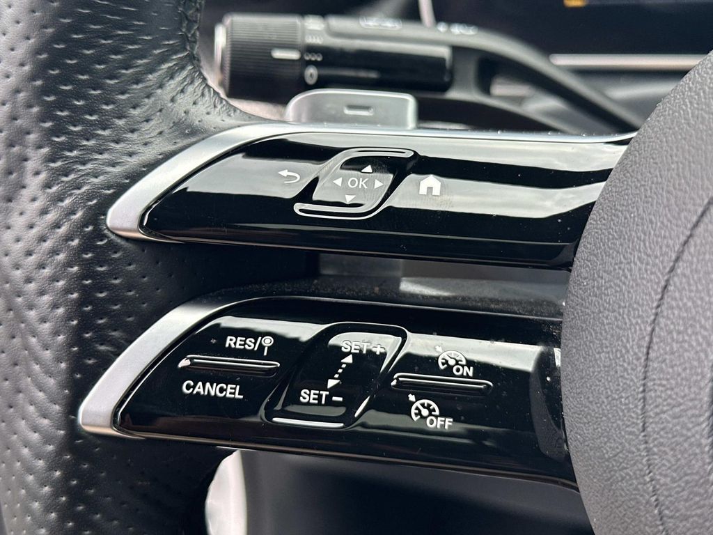 Thumbnail: 2023 Mercedes-Benz C-Class - 25