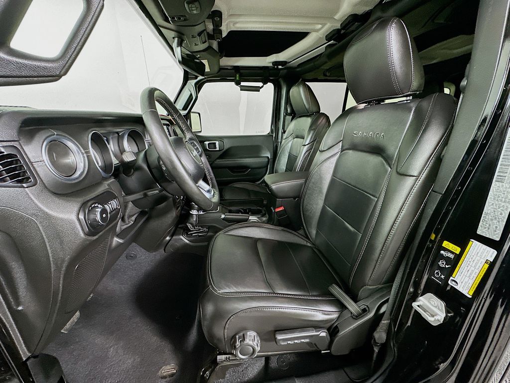 Thumbnail: 2020 Jeep Wrangler - 21