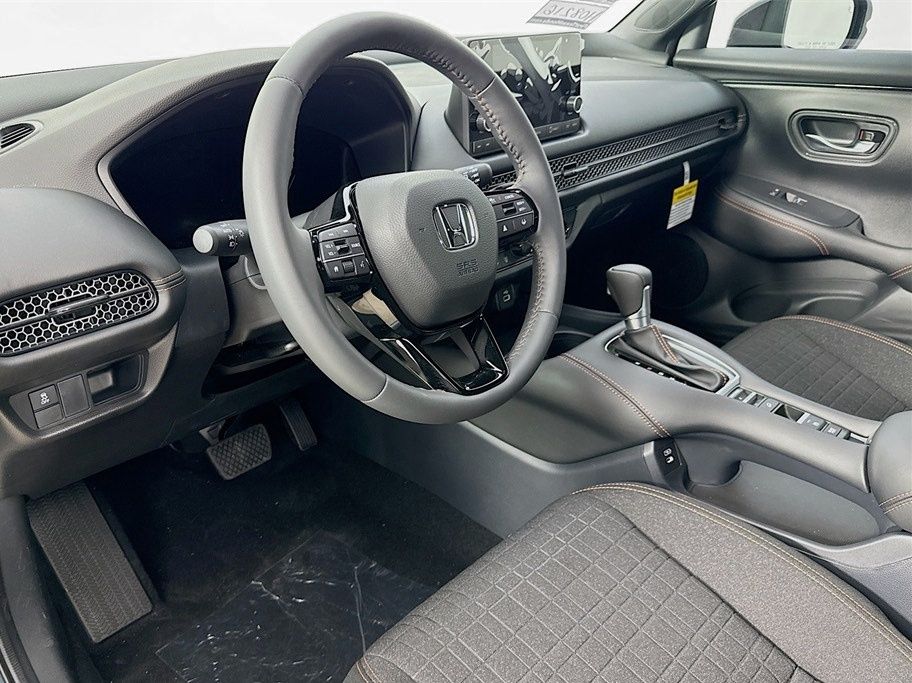 2025 Honda HR-V Sport photo