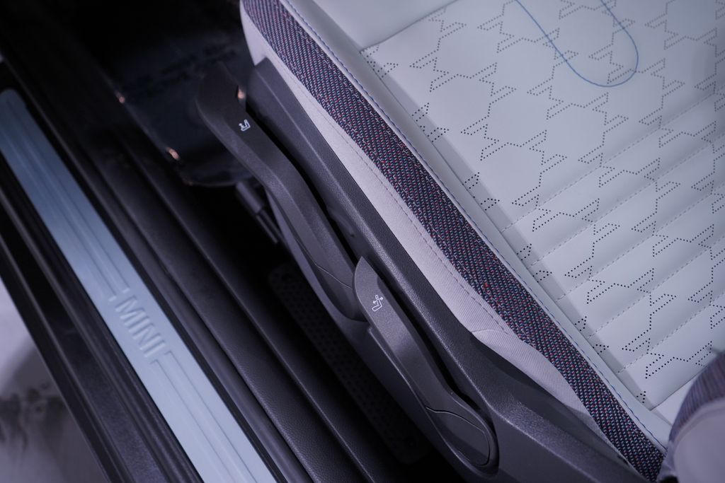 Thumbnail: 2025 MINI Cooper - 14