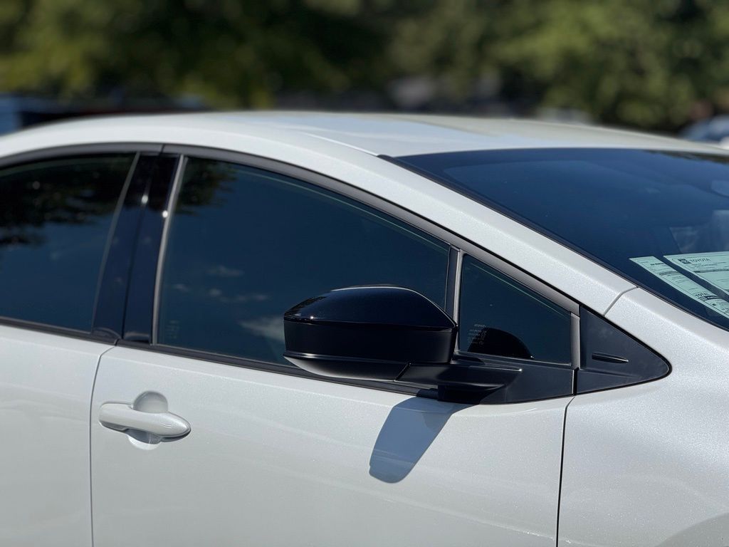 2026 Toyota Prius Plug-in Hybrid XSE photo 5
