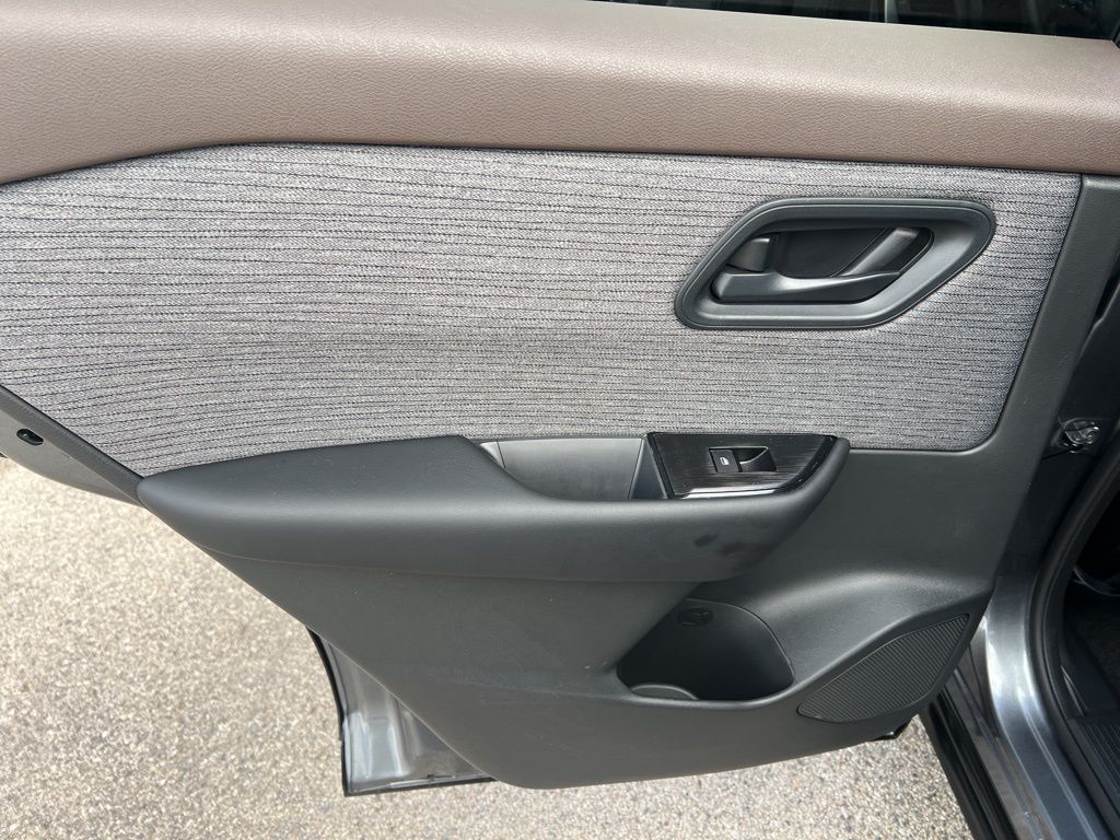 2023 Nissan Rogue S photo