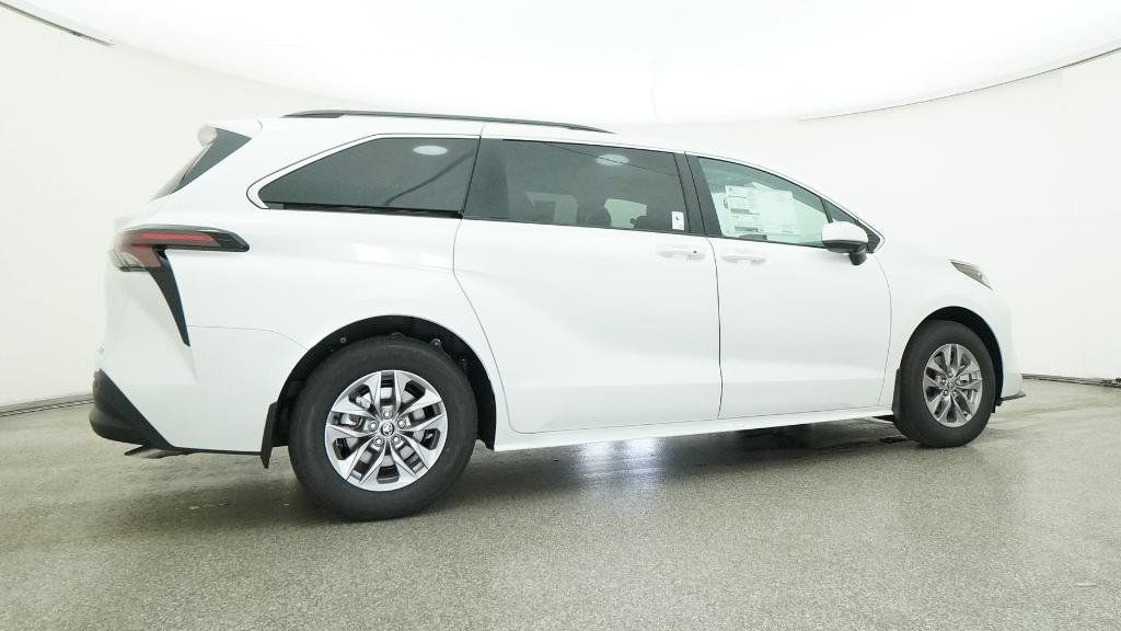 Thumbnail: 2025 Toyota Sienna - 15