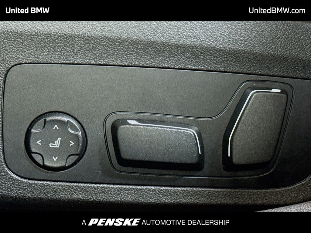 Thumbnail: 2025 BMW 3 Series - 4