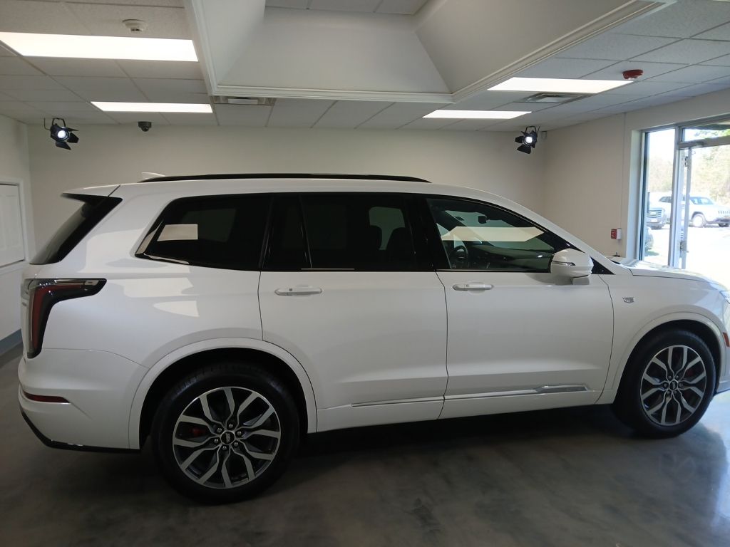 used 2024 Cadillac XT6 car, priced at $48,500