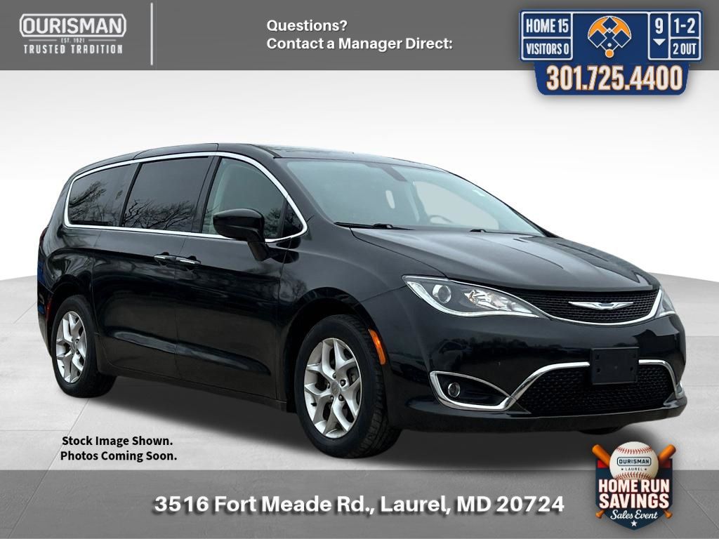 Brilliant Black Crystal Pearlcoat 2019 Chrysler Pacifica Touring Plus FWD Minivan Front-Wheel Drive 9-Speed Automatic