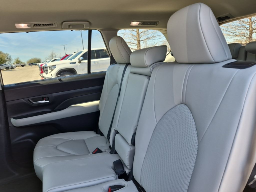 Used Car 2024 Toyota Grand Highlander  Xle For Sale Under $50,000 In Austin, Texas