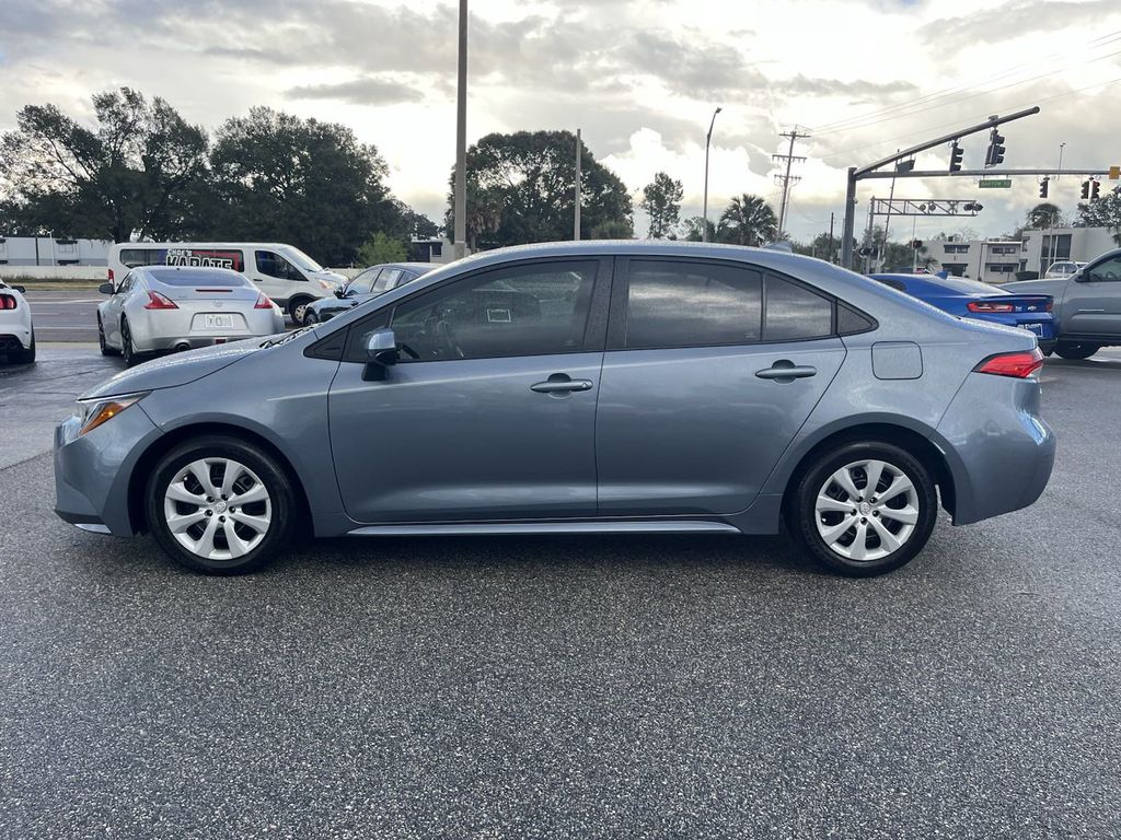 2023 Toyota Corolla LE 8