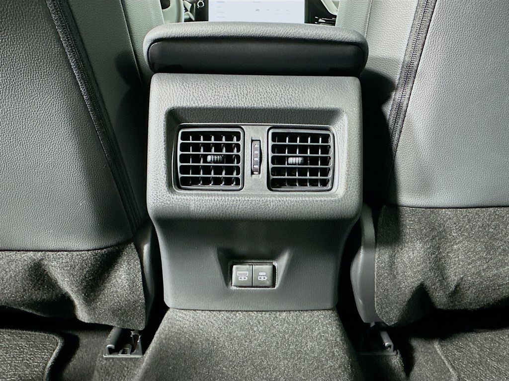 Thumbnail: 2025 Toyota Camry - 24