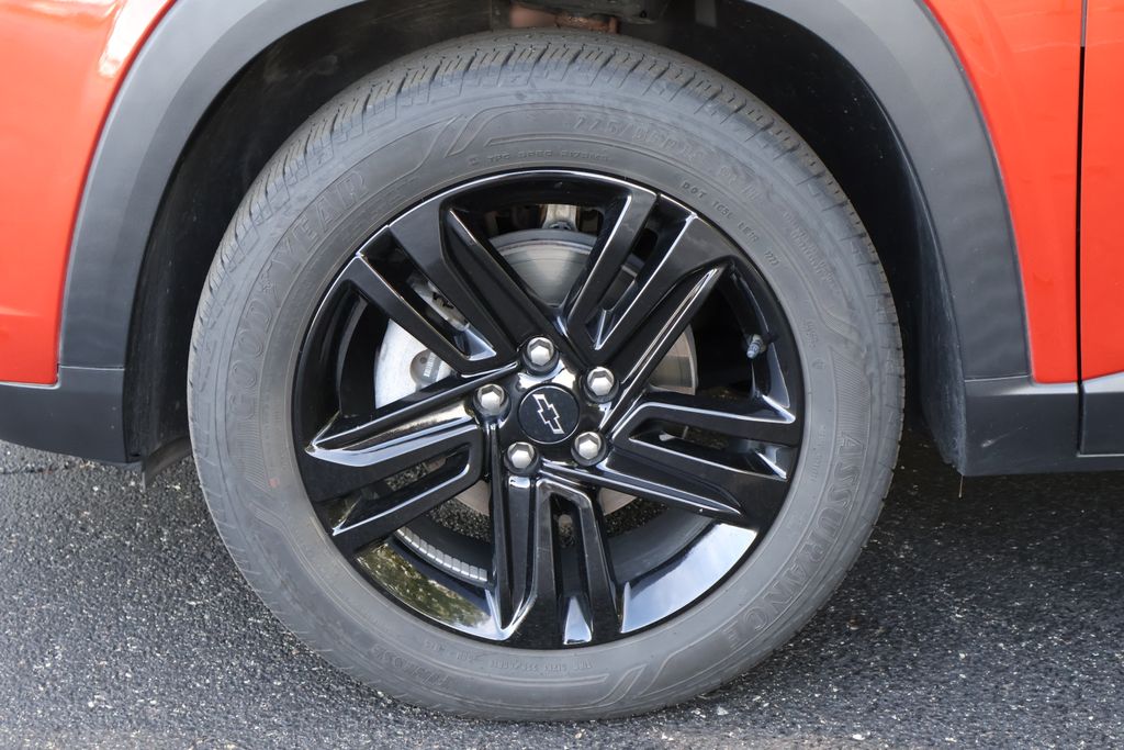 Thumbnail: 2024 Chevrolet Trax - 12