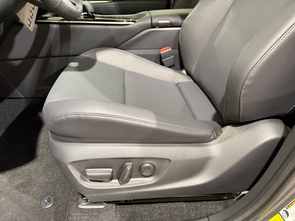 Thumbnail: 2026 Toyota Crown - 13