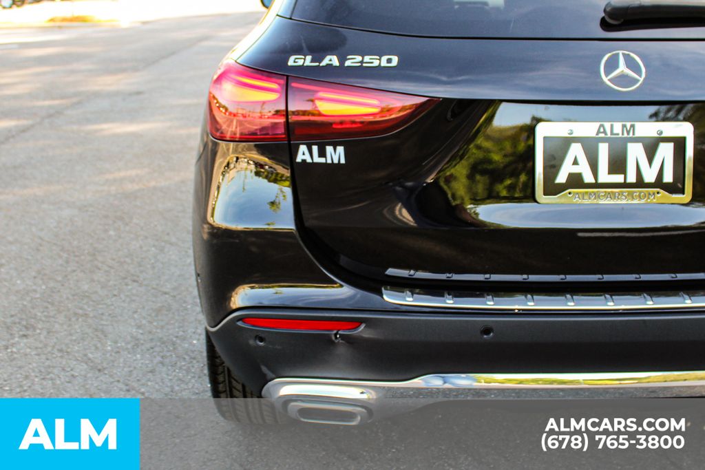 Used 2025 Black Mercedes-Benz GLA 250 image 13